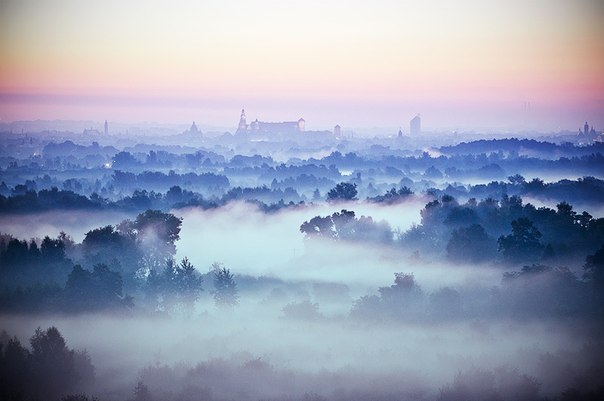 Краков в тумане, Польша.