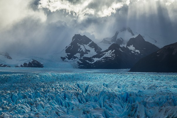Перито-Морено — ледник, расположенный в национальном парке Лос-Гласиарес, на юго-востоке аргентинской провинции Санта-Крус.