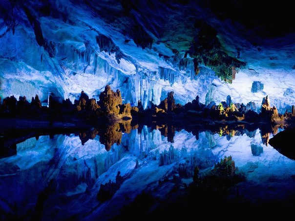 Сказочное место в Китае - Пещера Тростниковой Флейты.