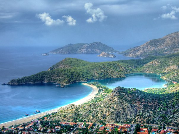 Олюдениз — курортный посёлок, расположенный на Турецком Средиземноморском побережье в 15 км от города Фетхие. В Олюденизе находится Голубая лагуна — национальный заповедник Турции.