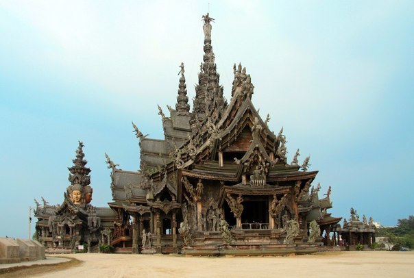 Храм Истины, Паттайя, Тайланд.