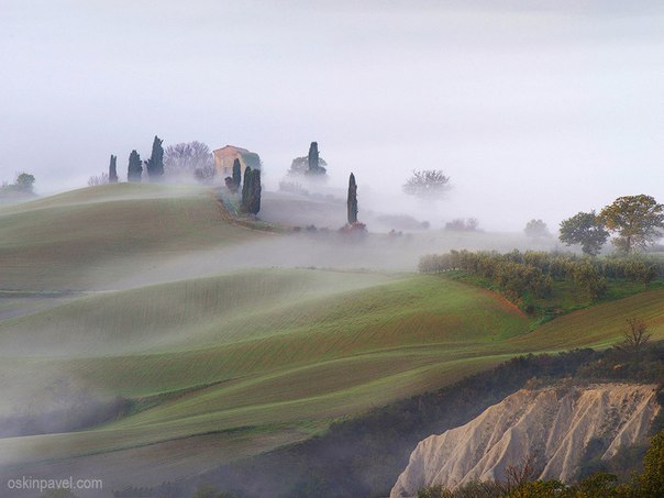 Утренний туман над Тосканой, Италия.