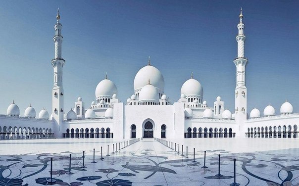 Белая Мечеть Шейха Заида Бин Султана Аль Нахьяна в Абу-Даби, ОАЭ.