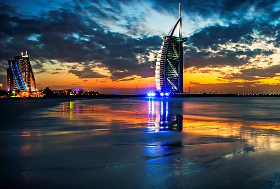 Бурдж аль-Араб — роскошный отель в Дубае, ОАЭ.