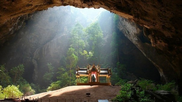 Пещера "Прайя Накхон", Таиланд.