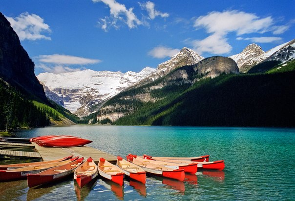 Лу́из — ледниковое озеро в национальном парке Банф в Канаде, на юге канадских Скалистых гор.
