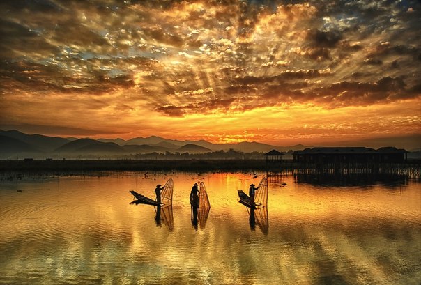 Инле — пресноводное озеро на юге штата Шан в составе Мьянмы.