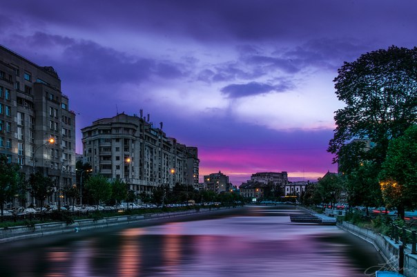 Бухарест — столица Румынии, важнейший экономический и культурный центр страны.