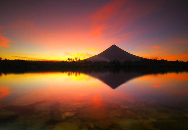 Майон — вулкан на Филиппинах.