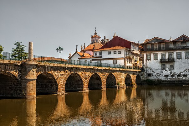 Шавиш — город в Португалии.