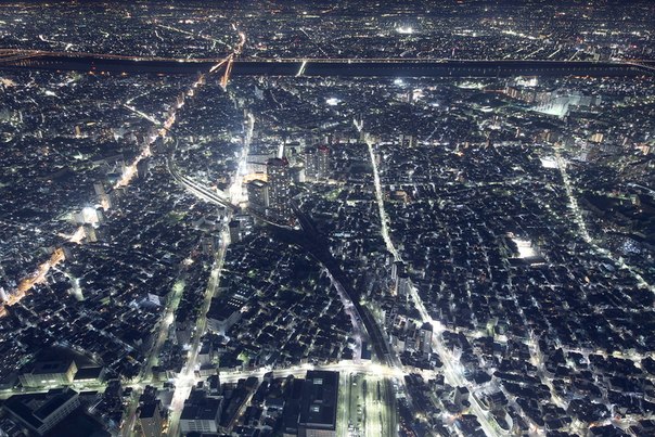 Огни ночного Токио, Япония.