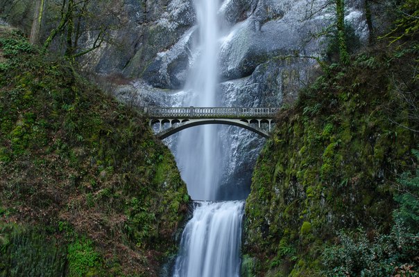 Водопад Multnomah, штат Орегон, США.