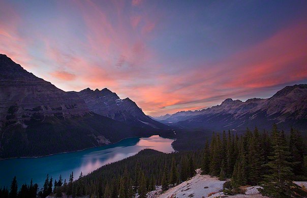 Пейто — озеро в Национальном парке Банф в Канадских Скалистых горах, Канада.