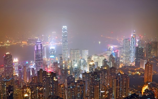 Ночной Гонконг.