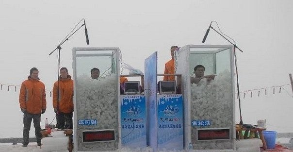Китайские «моржи» установили мировой рекорд по пребыванию во льду 