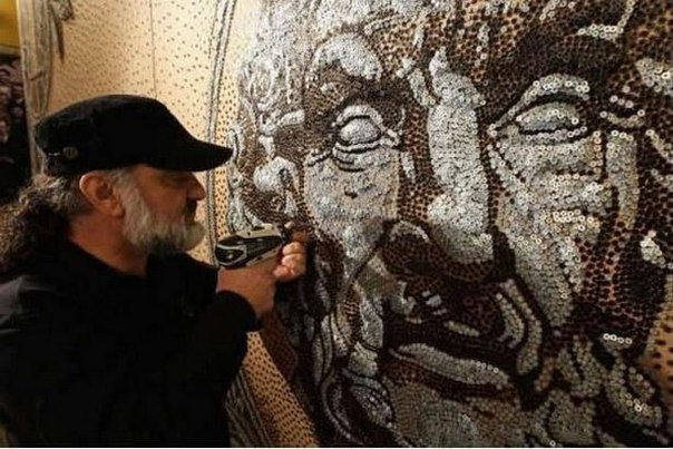 Самая большая мозаика из шурупов от Саймир Страти 
