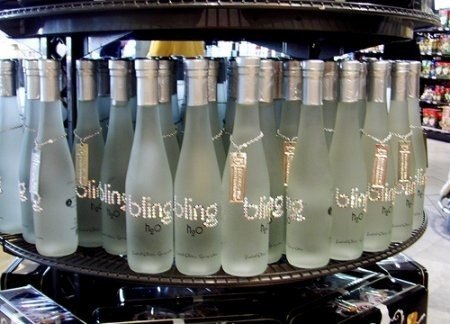 Самая дорогая в мире вода продается в Лос-Анджелесе. Производители упаковывают драгоценную жидкость со сбалансированным вкусом и значением ph в бутылки со стразами «Swarovski». Стоит такая вода 90 $ за 1 л.