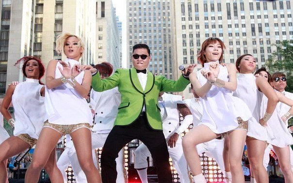 24 ноября 2012 года сингл южнокорейского исполнителя PSY «Gangnam Style» стал самым популярным видео на YouTube, став лидером и по количеству просмотров. На данный момент его посмотрели 815 197 646 раз.