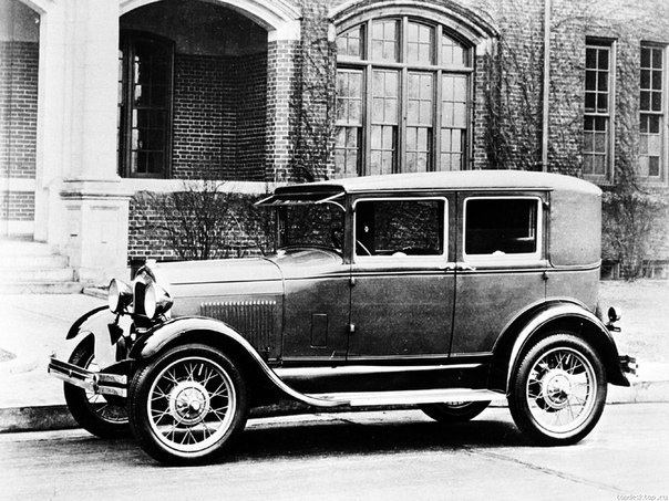 Американец Уильям Фелпс Ино, разработавший первые правила дорожного движения, никогда не водил автомобиль сам.