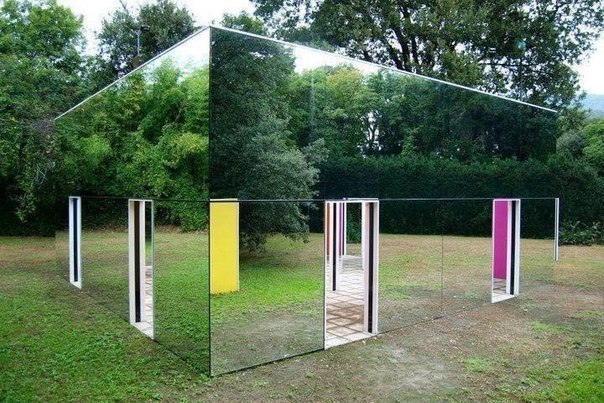 Зеркальный дом