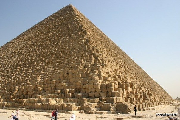 Между плитами пирамиды Хеопса невозможно просунуть лезвие.