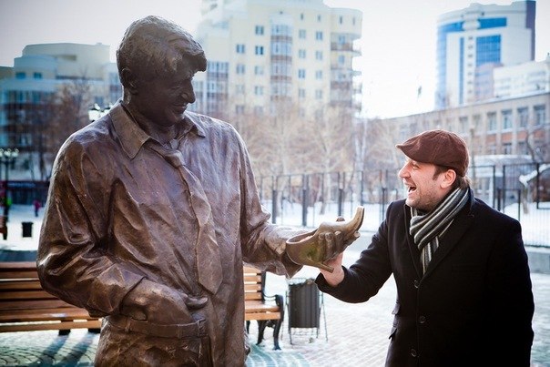 В Екатеринбурге есть памятник Гене Букину.