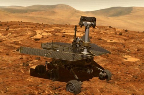 «Spirit» — первый марсоход космического агентства НАСА из двух запущенных США в рамках проекта Mars Exploration Rover. Старт миссии состоялся 10 июня 2003 года[6]. Спускаемый аппарат с марсоходом совершил мягкую посадку на Марс 4 января 2004 года за три недели до прибытия его близнеца «Оппортьюнити» (MER-B), который были успешно доставлен в другой район Марса, смещенный по долготе на примерно 180 градусов.