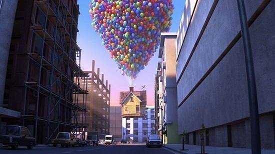 Чтобы поднять в воздух дом, как в мультфильме «Вверх!», нужно 300 воздушных шаров диаметром 2,4 м.