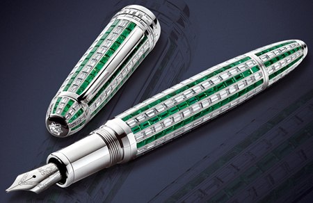 Стоимость уникальной ручки Montblanc Emerald – 1,5 миллиона долларов США – делает ее, пожалуй, самой дорогой ручкой в мире. Напомним, что до этого самым дорогим пишущим инструментом была ручка Montegrappa Peace Pen (ее цена составляет один миллион Евро).