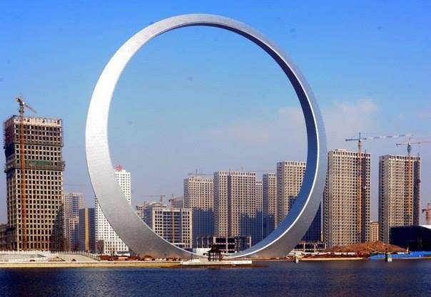 Кольцо жизни - необычное здание в Китае.