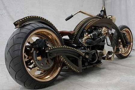 Сделанный на заказ мотоцикл авторства Ферри Клота в стиле стимпанк.