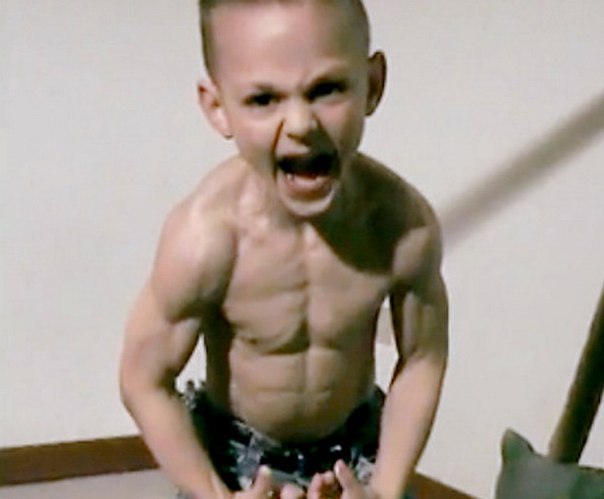 Семилетний румын Джулиано Строе – самый маленький атлет в мире 