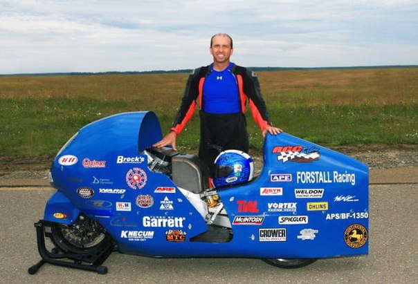 Гонщик Билл Уорнер установил новый рекорд скорости на мотоцикле