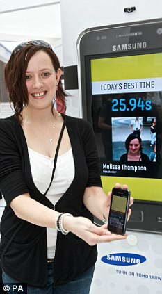 Книга рекордов Гиннеса: Мелисса Томсон установила новый рекорд по написанию СМС 