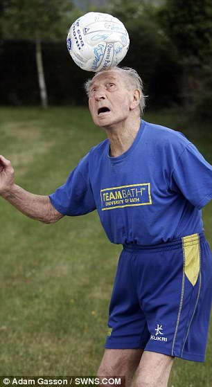 93-летний Айвор Пауэлл признан старейшим футбольным тренером в мире