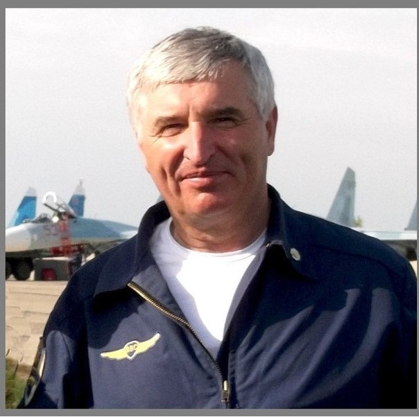 Александр Николаевич Исаков- росийский лётчик, пролетал на истребителях 43 года- это абсолютный мировой рекорд !
