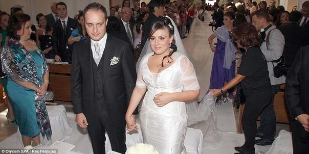 Самое длинное свадебное платье оказалось у итальянской невесты
