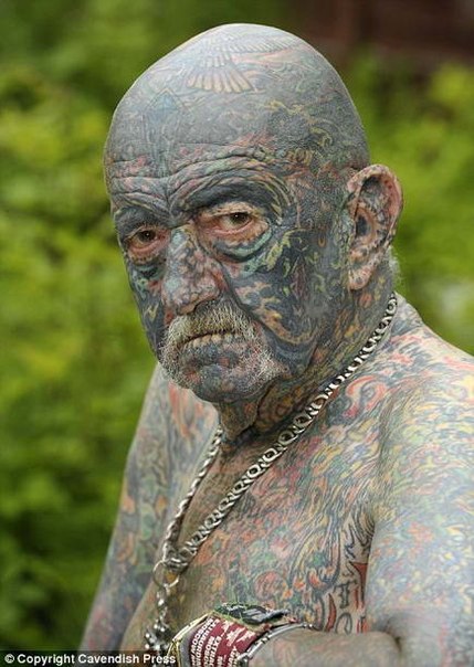 Самый татуированный прадед в мире – Томми Уэллс из Великобритании&lt;br >&lt;/div>69-летний Томми Уэллс из Великобритании давно признан самым татуированным прадедом у себя в стране, а теперь претендует на этот титул во всем мире.