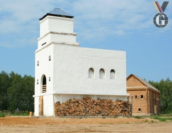 Самая большая в мире русская печь находится в Калужской области. Ее высота составляет 11 метров!