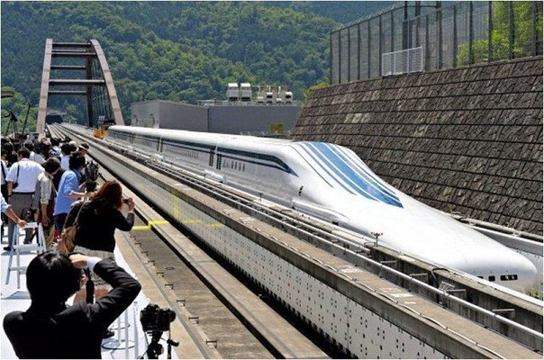 Новый поезд в Японии, Нагойя, скорость до 500 км/ч.