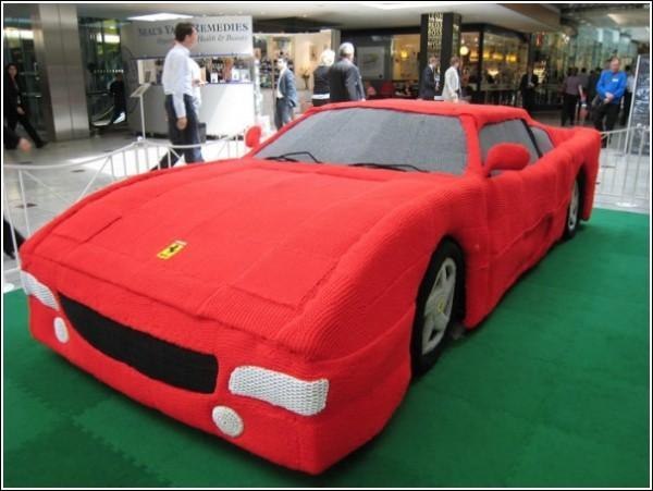 Студентка связала Ferrari в натуральную величину