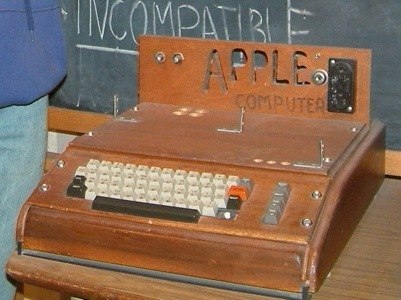 Apple. Год выпуска - 1976.