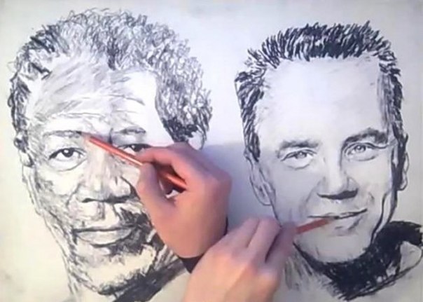 Художник-самоучка рисует портреты двумя руками одновременно.
