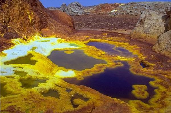 Вулкан Даллол – самый низкий наземный вулкан на планете, его жерло расположено на отметке 45 метров ниже уровня моря