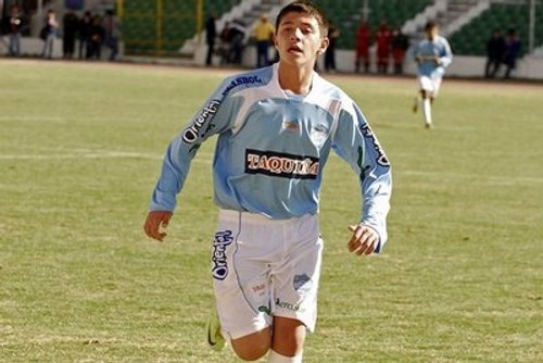 Самым молодым футболистом Боливии и всего мира является Маурисио Бальдивьесо (Mauricio Baldivieso Ferrufino). Он начал выступать в высшей лиге в возрасте всего лишь 12 лет и принял участие в матче, играя за профессиональный клуб «Аурора».