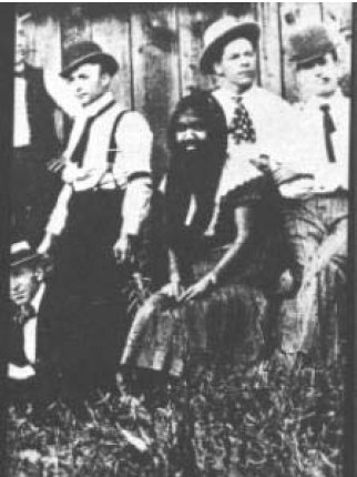 В 1885 году в лаосских джунглях нашли волосатую женщину Крао Фарини. Она выступала в цирке Барнума-Бейли вплоть до своей смерти в 1926 г