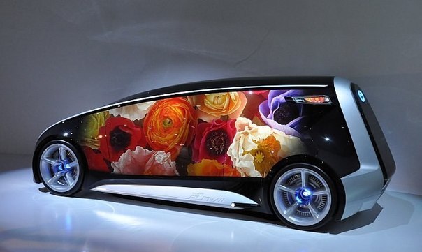 Концепт-кар Toyota Fun-Vii, окраску этого авто можно менять одним нажатием кнопки.