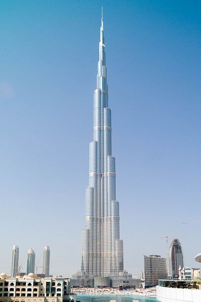 «Бурдж Дубай» — «Дубайская башня» — небоскрёб высотой 828 м в Дубае, самое высокое сооружение в мире. Имеет 163 этажа, «Дубайская башня» проектировалась как «город в городе» — с собственными газонами, бульварами и парками. Общая стоимость сооружения — около 1,5 млрд долл.