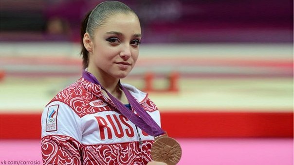 Алия Мустафина в свои 17 лет - Заслуженный мастер спорта России. На Олимпиаде 2012 в Лондоне у неё теперь три награды: золото, серебро и бронза.