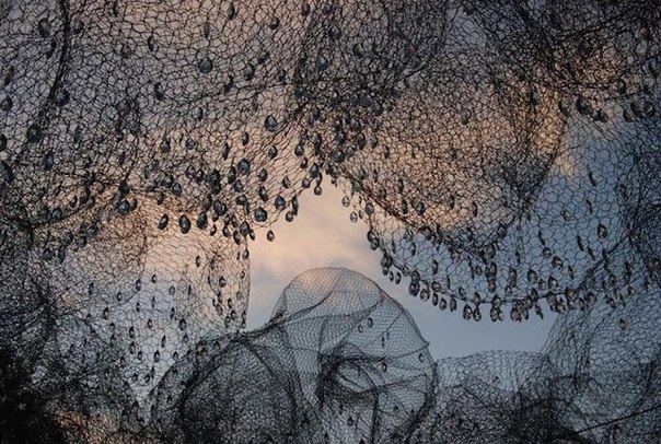 Облако из 10 тысяч кристаллов Swarovski